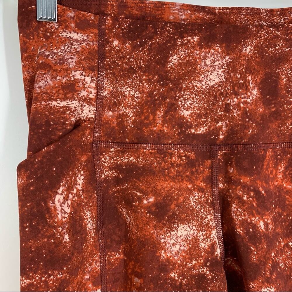 All In Motion High Rise 7/8 Legging Sculpted Mesh Red Galaxy Print Medium - Picture 8 of 9